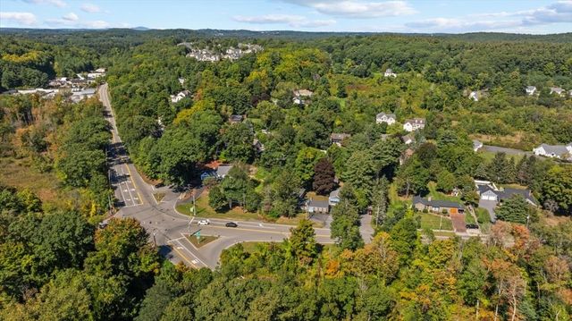 216 Boston Rd, Southborough, MA 01772