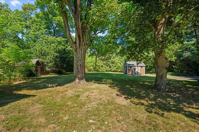 216 Boston Rd, Southborough, MA 01772