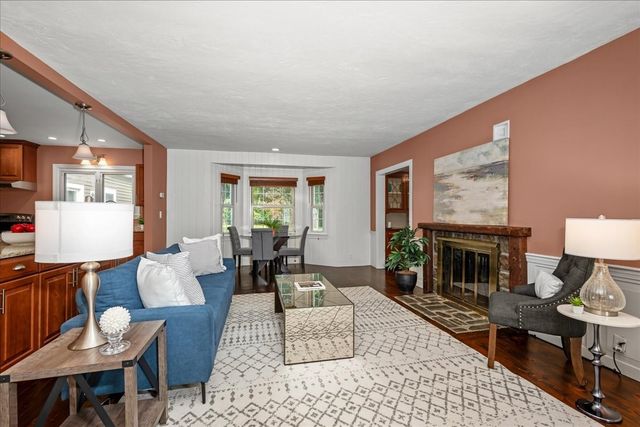 216 Boston Rd, Southborough, MA 01772