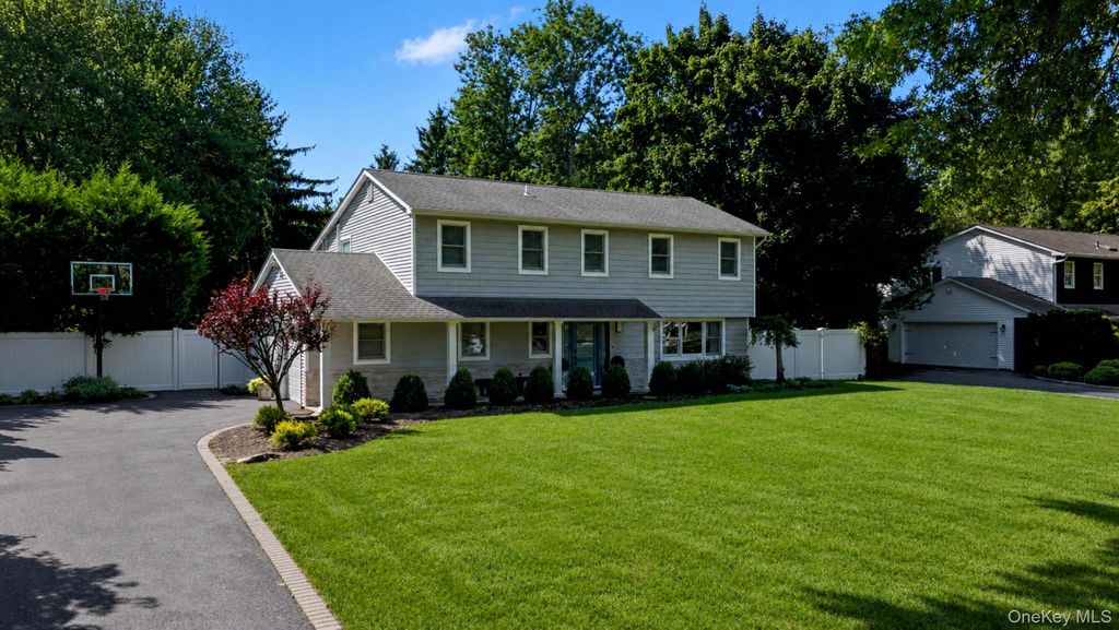 64 Cornflower Lane, East Northport, NY 11731 — photo 2