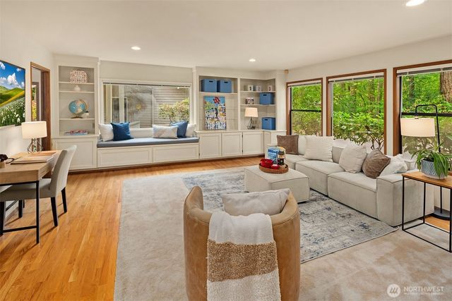 15955 Avondale Road NE, Woodinville, WA 98072