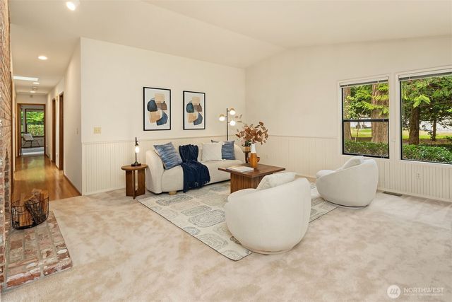 15955 Avondale Road NE, Woodinville, WA 98072