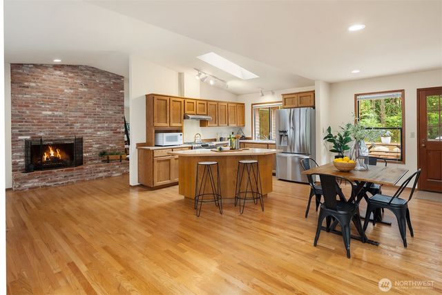 15955 Avondale Road NE, Woodinville, WA 98072