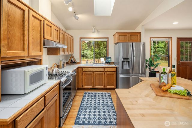 15955 Avondale Road NE, Woodinville, WA 98072