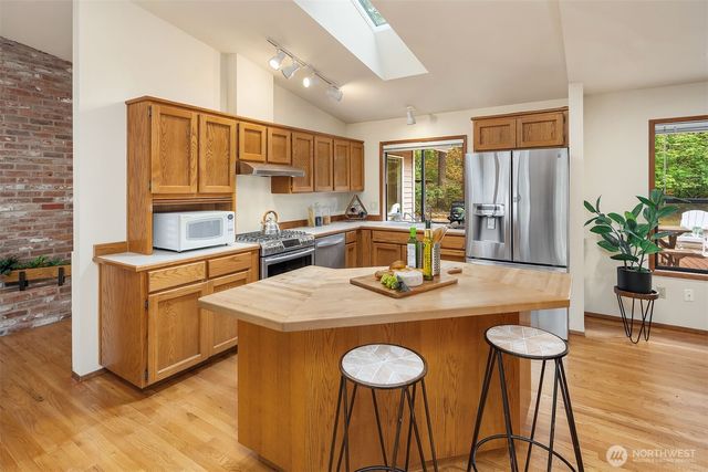 15955 Avondale Road NE, Woodinville, WA 98072