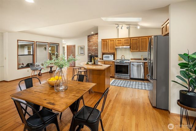 15955 Avondale Road NE, Woodinville, WA 98072