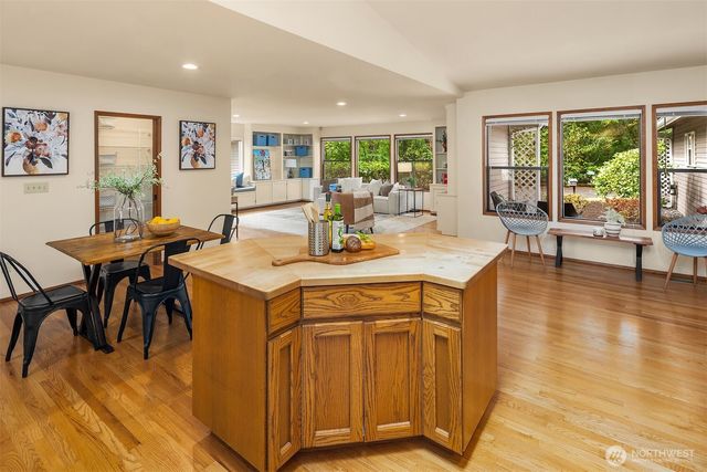 15955 Avondale Road NE, Woodinville, WA 98072