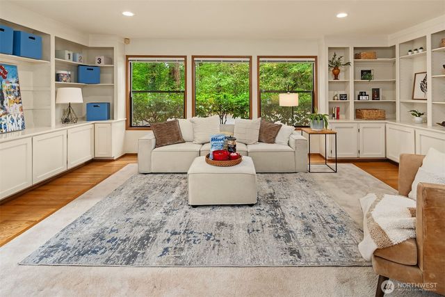 15955 Avondale Road NE, Woodinville, WA 98072