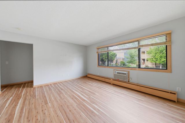 2530 1st Avenue S N204, Minneapolis, MN 55404