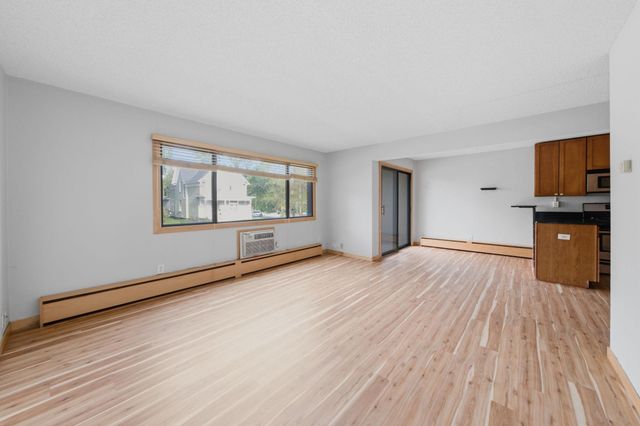 2530 1st Avenue S N204, Minneapolis, MN 55404