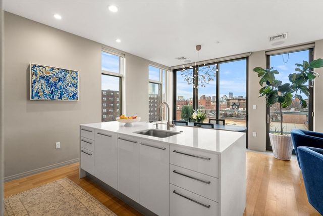 7 East Springfield PH6, Boston, MA 02118