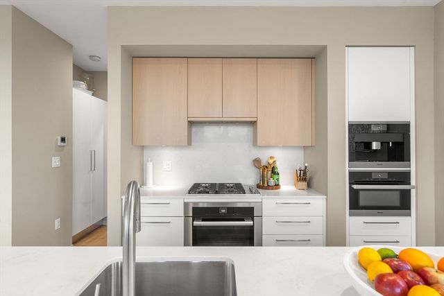 7 East Springfield PH6, Boston, MA 02118