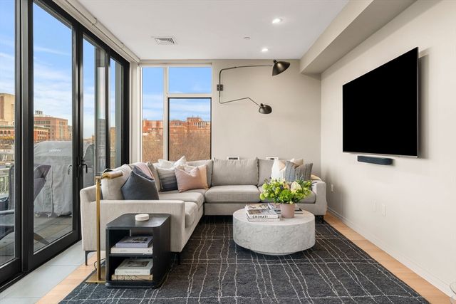 7 East Springfield PH6, Boston, MA 02118