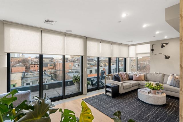 7 East Springfield PH6, Boston, MA 02118