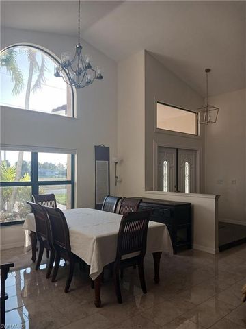 2727 24th PL, Cape Coral, FL 33904