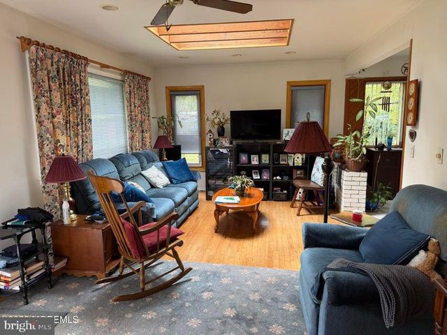 4 PEACHTREE ST, Jackson, NJ 08527