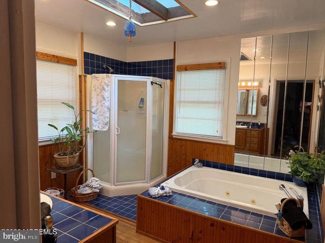 4 PEACHTREE ST, Jackson, NJ 08527