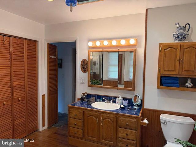 4 PEACHTREE ST, Jackson, NJ 08527