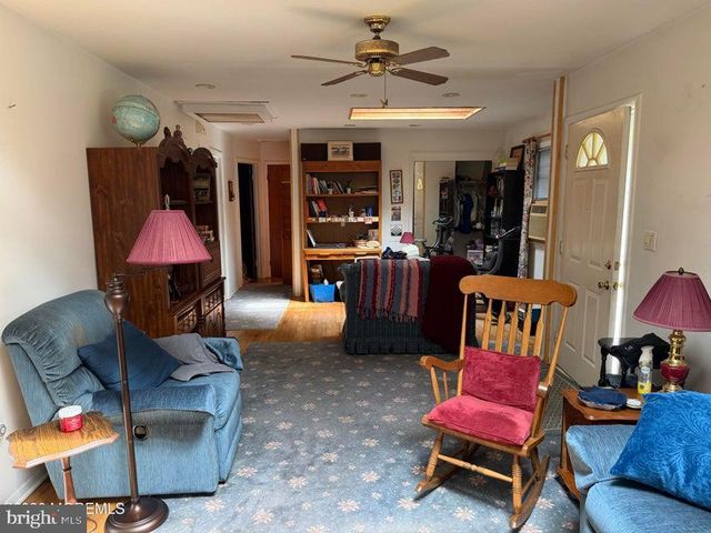 4 PEACHTREE ST, Jackson, NJ 08527
