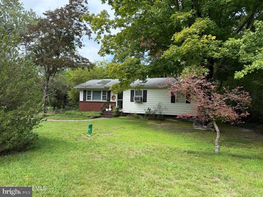 4 PEACHTREE ST, Jackson, NJ 08527