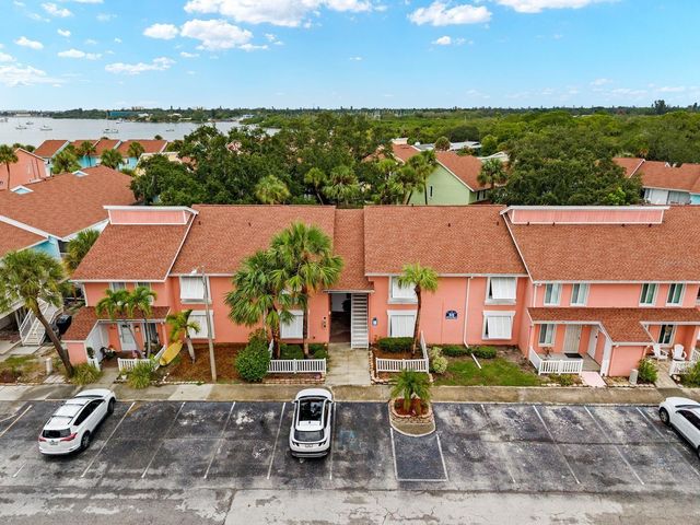 3675 41ST WAY S I, St Petersburg, FL 33711