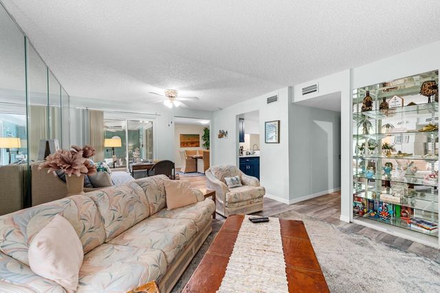 3675 41ST WAY S I, St Petersburg, FL 33711