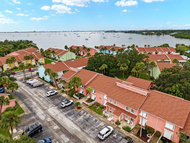 3675 41ST WAY S I, St Petersburg, FL 33711