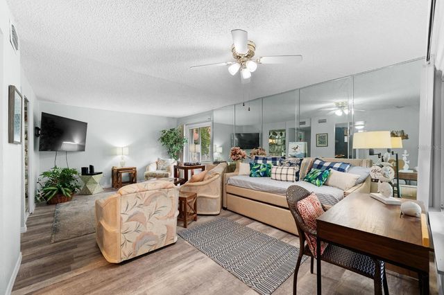 3675 41ST WAY S I, St Petersburg, FL 33711