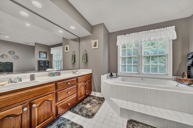 8281 Cardington DR, Roanoke, VA 24019