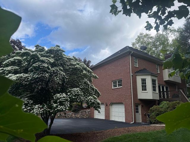 8281 Cardington DR, Roanoke, VA 24019