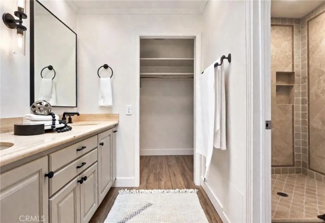 443 Vista Parada, Newport Beach, CA 92660