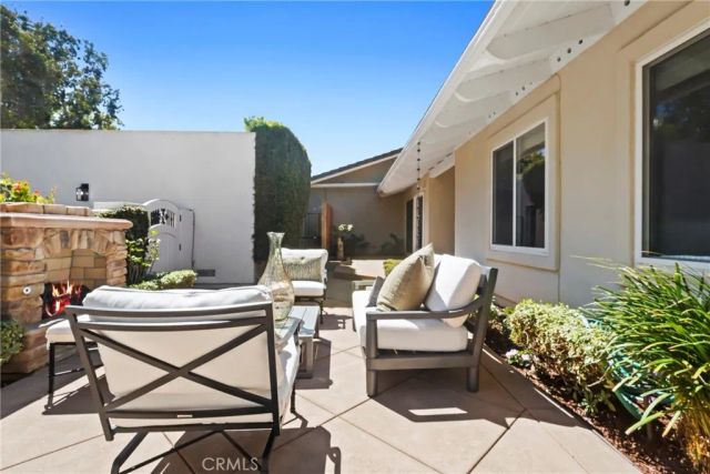 443 Vista Parada, Newport Beach, CA 92660