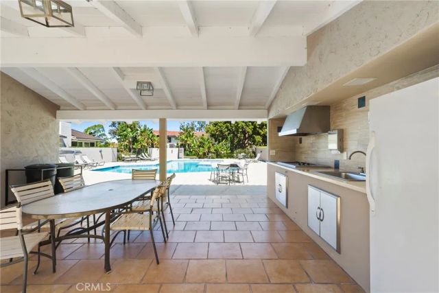 443 Vista Parada, Newport Beach, CA 92660