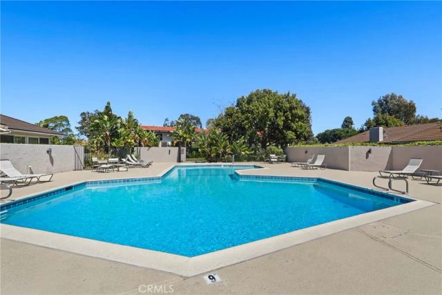443 Vista Parada, Newport Beach, CA 92660