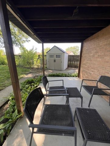 6925 Elder Court, Bridgeview, IL 60455