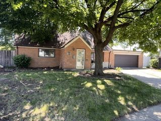6925 Elder Court, Bridgeview, IL 60455