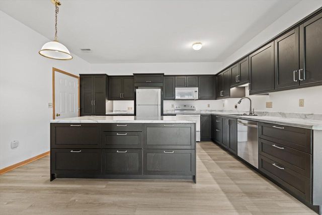 6954 Rolling Meadows COURT, Oak Creek, WI 53154