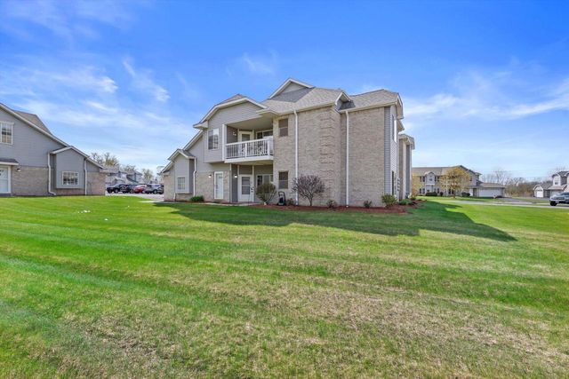 6954 Rolling Meadows COURT, Oak Creek, WI 53154