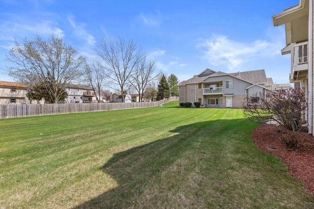 6954 Rolling Meadows COURT, Oak Creek, WI 53154