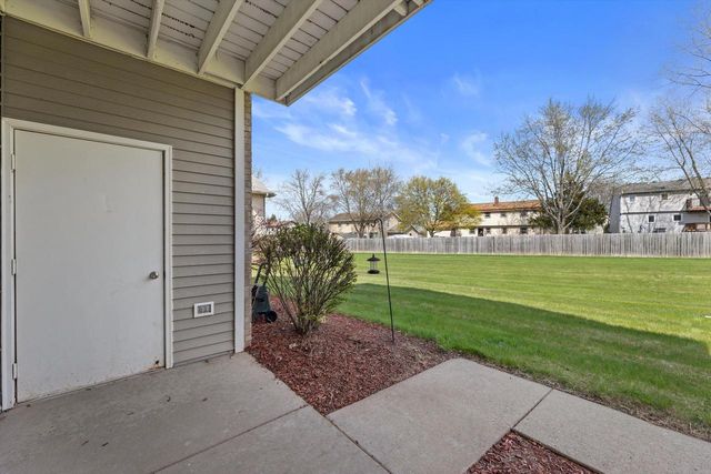 6954 Rolling Meadows COURT, Oak Creek, WI 53154