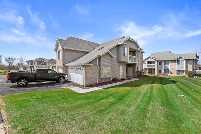 6954 Rolling Meadows COURT, Oak Creek, WI 53154
