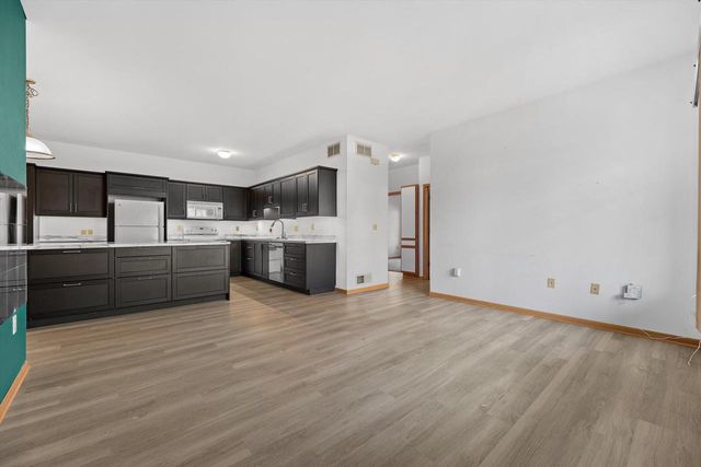6954 Rolling Meadows COURT, Oak Creek, WI 53154