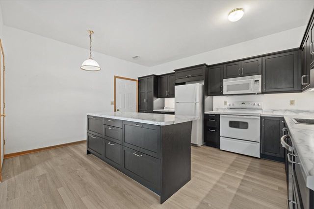 6954 Rolling Meadows COURT, Oak Creek, WI 53154
