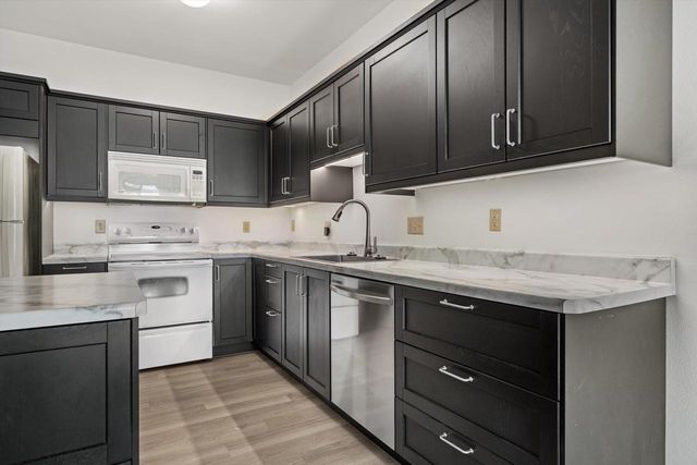 6954 Rolling Meadows COURT, Oak Creek, WI 53154