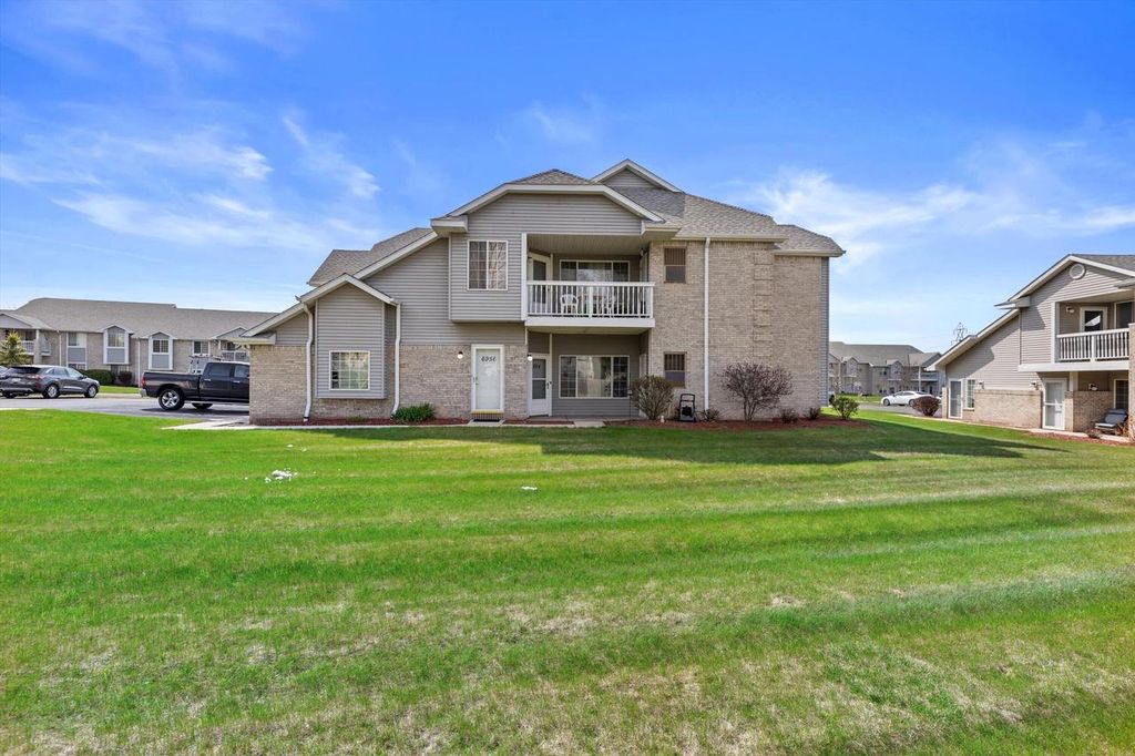 6954 Rolling Meadows COURT, Oak Creek, WI 53154