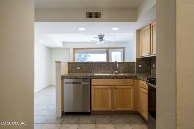 3141 E Sampras Lane, Tucson, AZ 85716