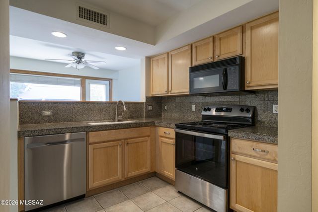 3141 E Sampras Lane, Tucson, AZ 85716