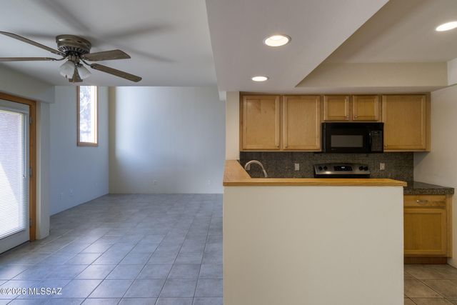 3141 E Sampras Lane, Tucson, AZ 85716