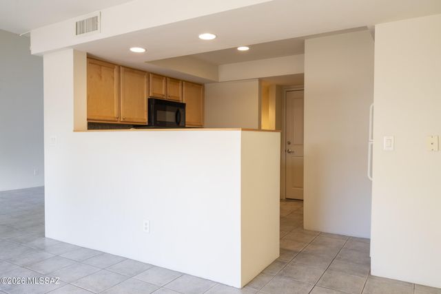 3141 E Sampras Lane, Tucson, AZ 85716