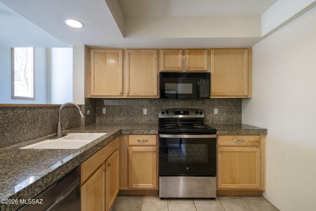 3141 E Sampras Lane, Tucson, AZ 85716